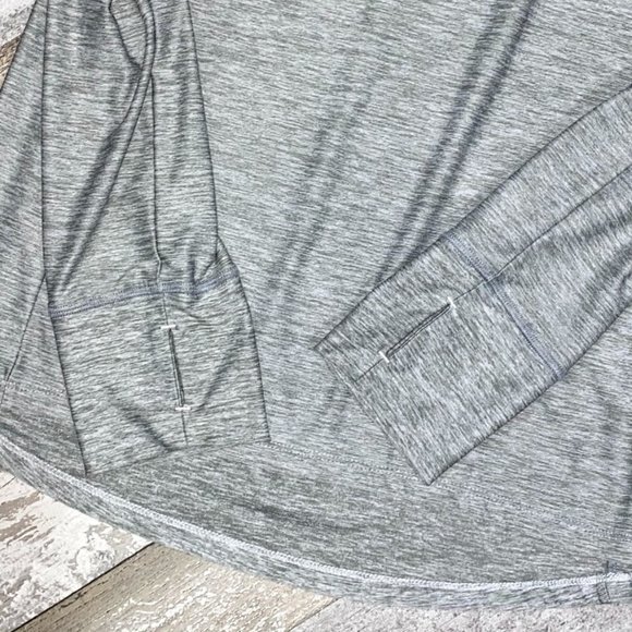 Women's Under Armour Loose AllSeason Gear Asymmetrical Hotshot 1/2 Zip - Small - Picture 5 of 11